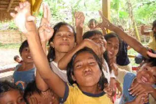 Bild: Niekao Lernwelten unterstützt die Kinderoase Lombok in Indonesien