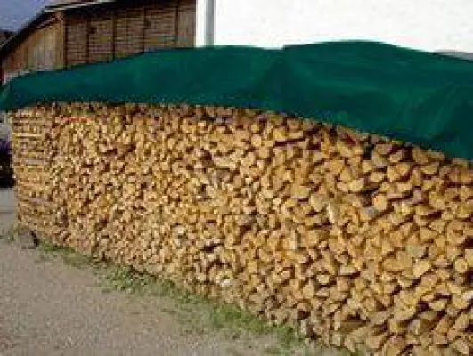Bild: Holzabdeckfolie für Brennholz