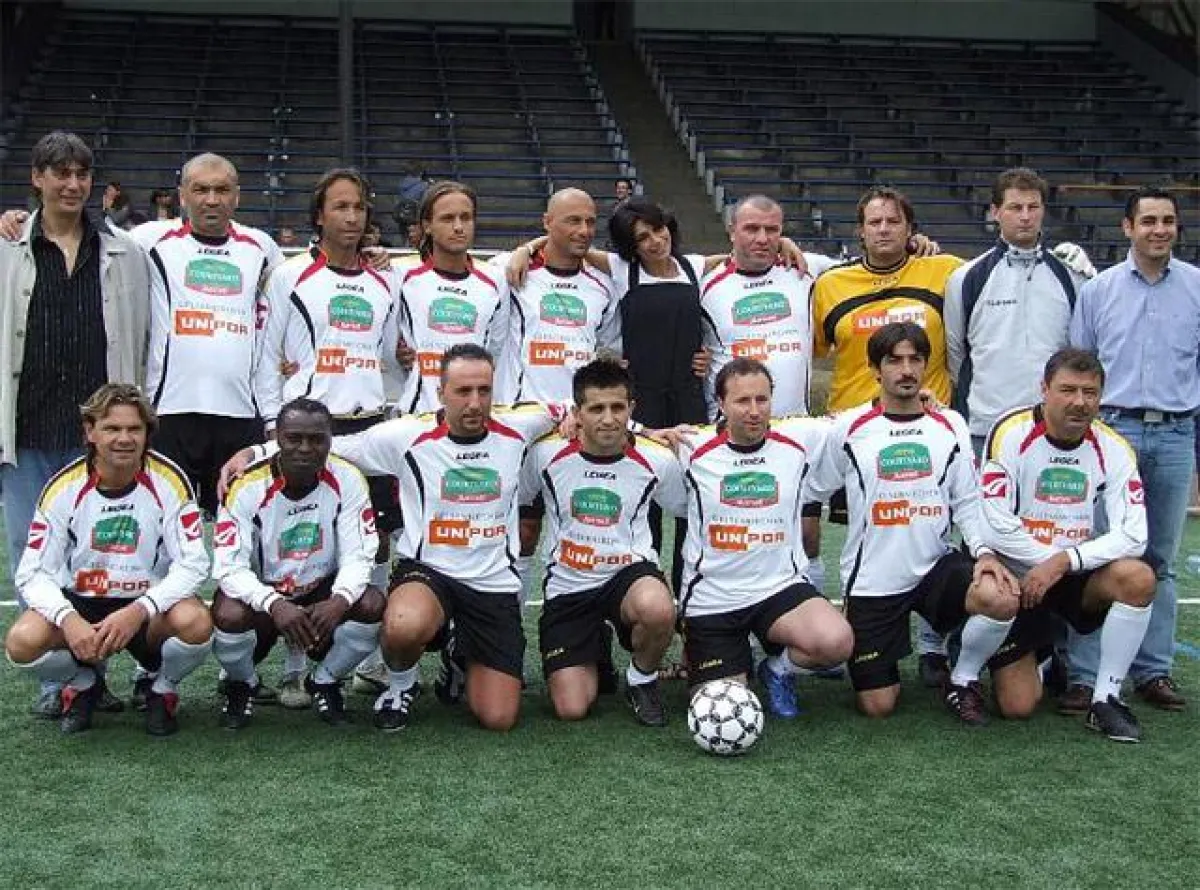 Die Mannschaft Worldstars Paradiso beim HeartKick 2007.