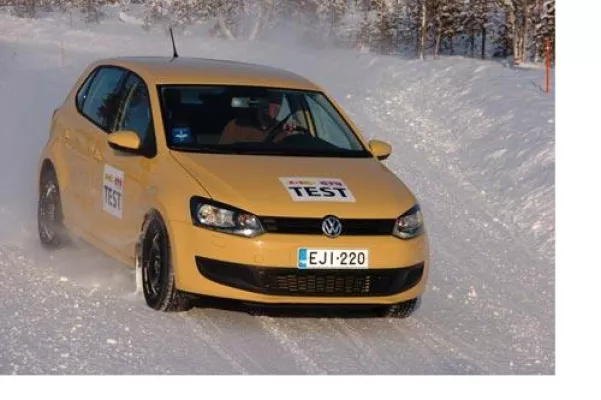 Bild: Ganzjahresreifen auf Wintertauglichkeit getestet