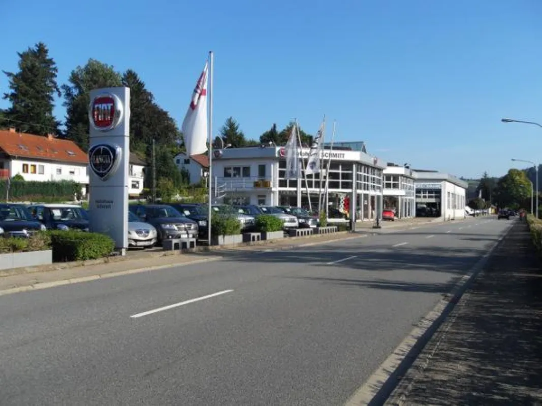 Fiat Schmitt eröffnet neben seinem Betrieb vor Ort Mitte November 2013 auch eine Online-Filiale