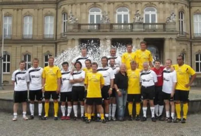 Bild: Promiauflauf beim 3-Löwen-Cup: AllStars des VfB Stuttgart treffen auf Nationalmannschaft der Spitzenköche
