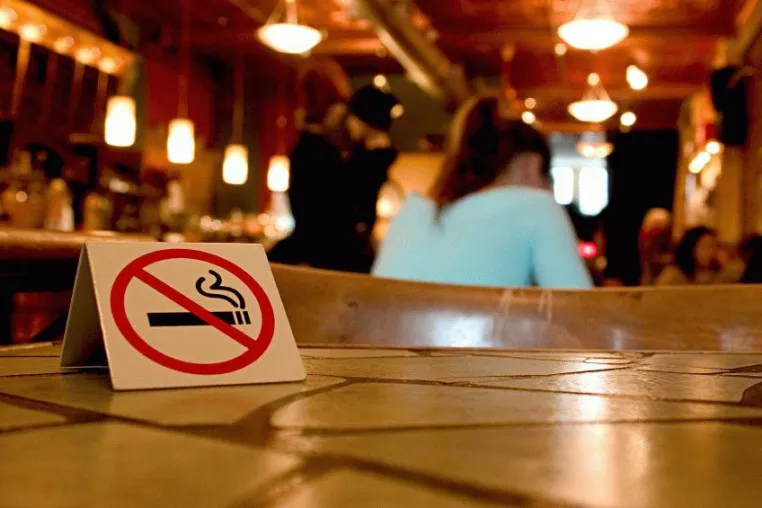Hotelier.com: Verfassungsklage gegen Rauchverbot kommt noch in 2007 Bild: Hotelier.com: Verfassungsklage gegen Rauchverbot kommt noch in 2007