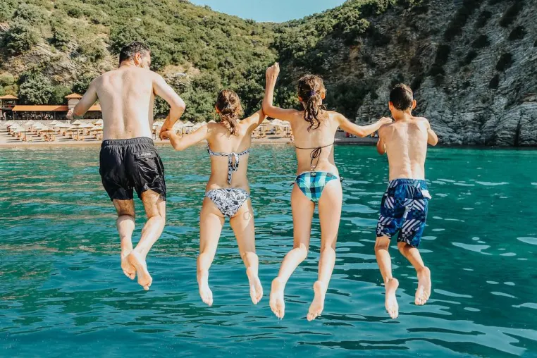 Sommerurlaub 2020 an der Adria möglich? Was man jetzt über Urlaub in Montenegro wissen sollte Bild: Sommerurlaub 2020 an der Adria möglich? Was man jetzt über Urlaub in Montenegro wissen sollte