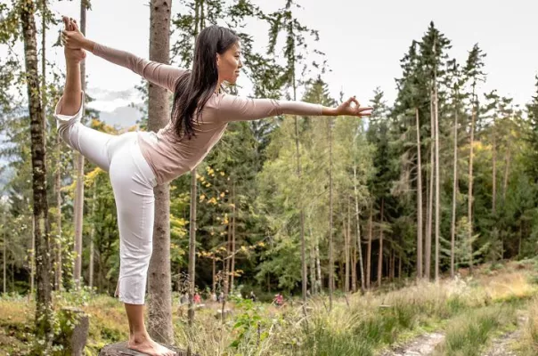 Bild: YOGA A LA CARTE - The Original FX Mayr präsentiert TINA PAYE!