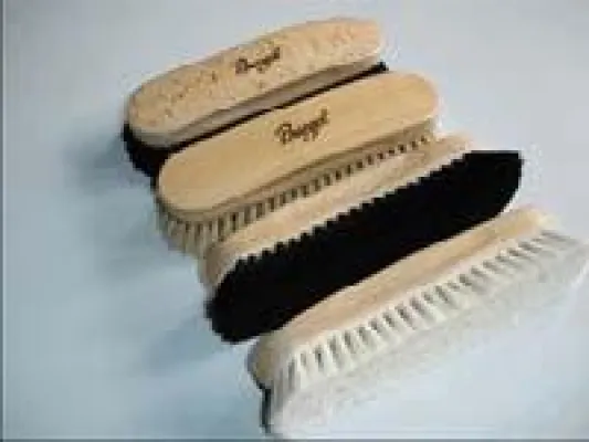 Bild: Burgol Schuhpflege – Feinpolierbürsten aus Ziegenhaar