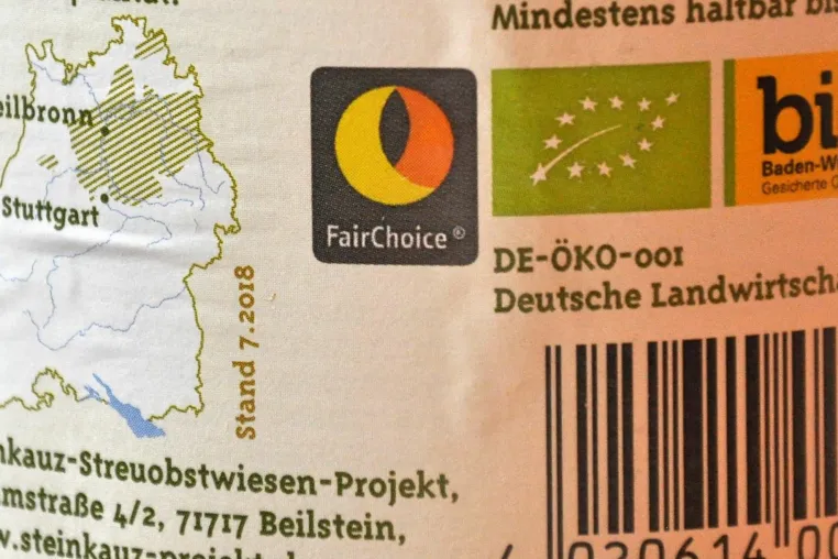 Bild: Steinkauz-Apfelsaft zertifiziert mit dem Nachhaltigkeitssiegel FairChoice®