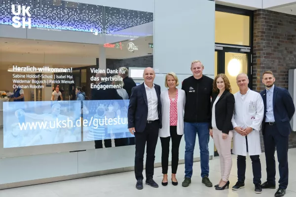 Bild: Neue Perspektiven einer langjährigen Partnerschaft: star und der THW Kiel zu Besuch im Klinikum der Zukunft