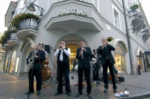 Bild: Jazz-Spektakel auf Messners „verzaubertem Berg“