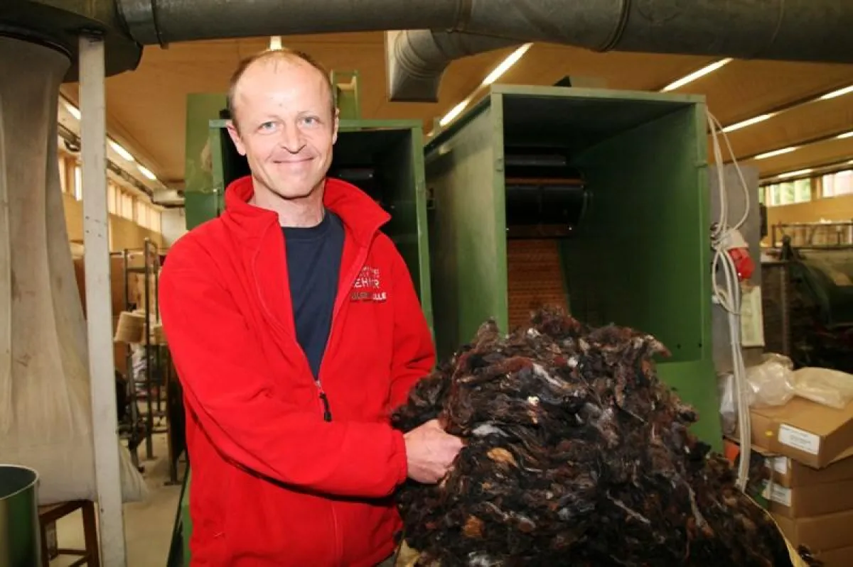 GF Alexander Lehner von Lehner Wolle in Oberösterreich mit neuer KWB Biomasseheizung