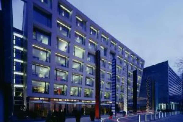 Bild: Komfort, Puristik und Extravaganz im Düsseldorfer Hafen