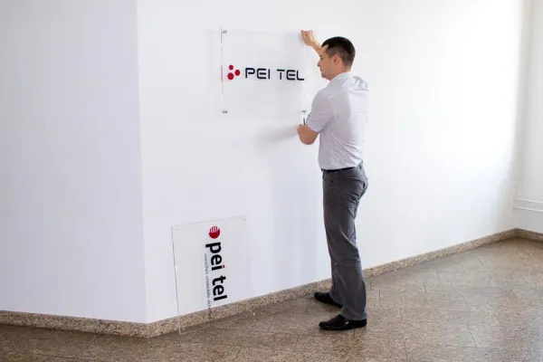 Bild: Kontinuität und Aufbruch: pei tel gibt sich neues Logo