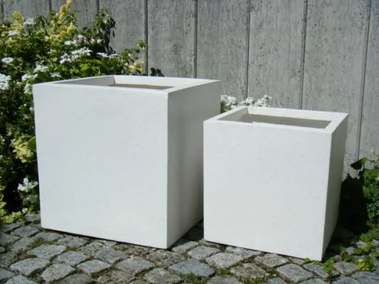 Bild: Besser als Zink: Pflanzkübel und Blumenkübel aus Fiberglas von Eastwest