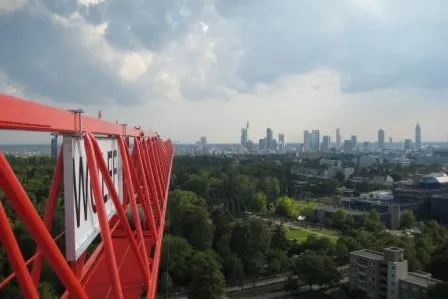Neuer Kunde für WOLFFKRAN in Frankfurt - FABER & SCHNEPP kauft seinen ersten WOLFF Bild: Neuer Kunde für WOLFFKRAN in Frankfurt - FABER & SCHNEPP kauft seinen ersten WOLFF