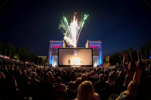 Bild: Kino unter freiem Himmel