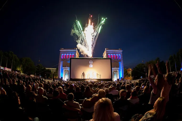 Bild: Kino unter freiem Himmel