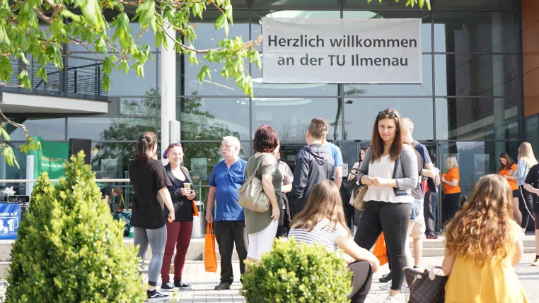 25. April: Studieninfotag – Tag der offenen Tür der TU Ilmenau Bild: 25. April: Studieninfotag – Tag der offenen Tür der TU Ilmenau