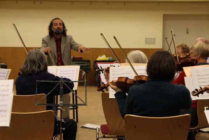 Bild: Bremer Orchestergemeinschaft stell sich mit neuem Dirigenten vor