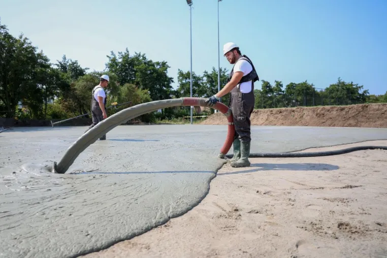 Neu in Deutschland: SuperSub-Schaumbeton - Die perfekte Grundlage für jedes Sportfeld (Tennis/Padel) Bild: Neu in Deutschland: SuperSub-Schaumbeton - Die perfekte Grundlage für jedes Sportfeld (Tennis/Padel)