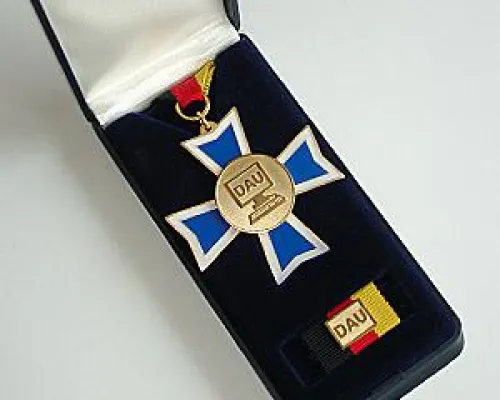 Bild: DAU-Orden (Dümmster anzunehmender User)