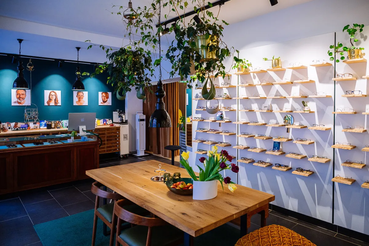 FRAU KUHL - Dortmunder Augenoptikerladen mit ganz besonderem Flair (© FRAU KUHL)