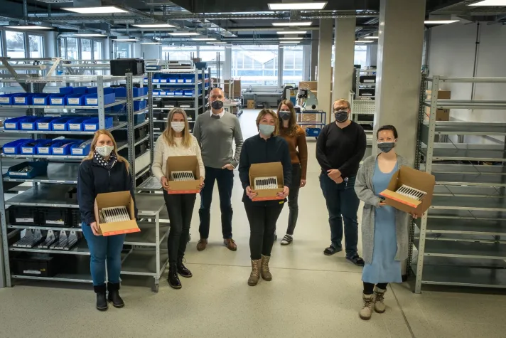 Erster Funkspieß verlässt die Produktion aus neuem Hauptsitz der Hightech-Firma pro-micron Bild: Erster Funkspieß verlässt die Produktion aus neuem Hauptsitz der Hightech-Firma pro-micron