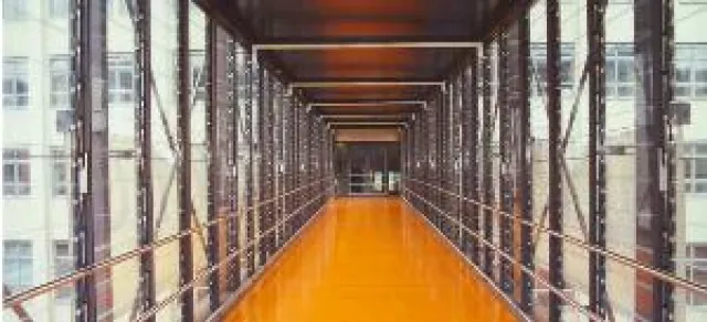 Bild: EuroLam Ganzglas-System SK30 besticht mit einer Schlagregendichtigkeit 6A