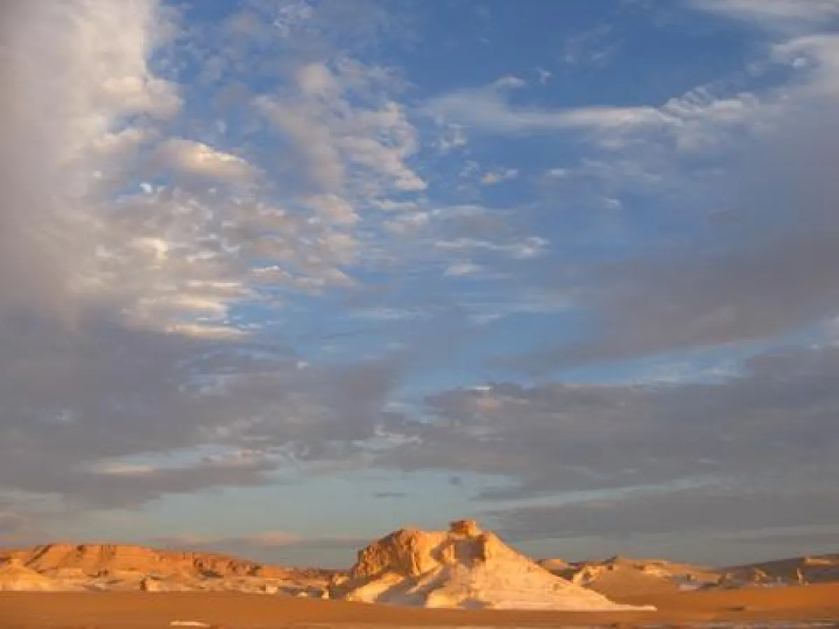 Wolkenspiel im Nationalpark Weiße Wüste