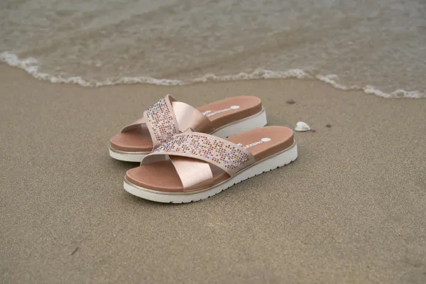Bild: Sandalen in Übergrößen für die anspruchsvolle Frau