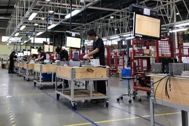 Bild: Das Beste aus zwei Welten: Power Panels nach westlichen Standards und Made in China