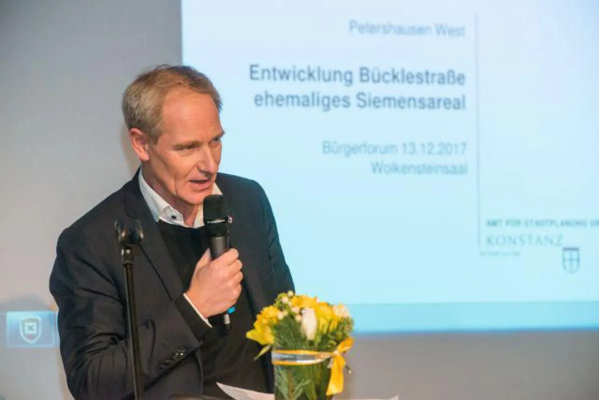Bürgermeister Langensteiner-Schönborn beim Bürgerforum von i+R; ©Chris Danneffel