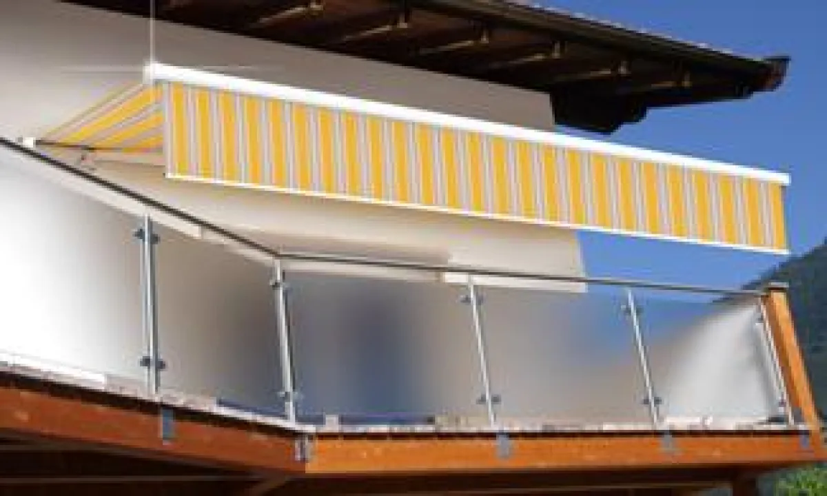 Exclusiv-Home Kassettenmarkise inklusive elektrischem Volant