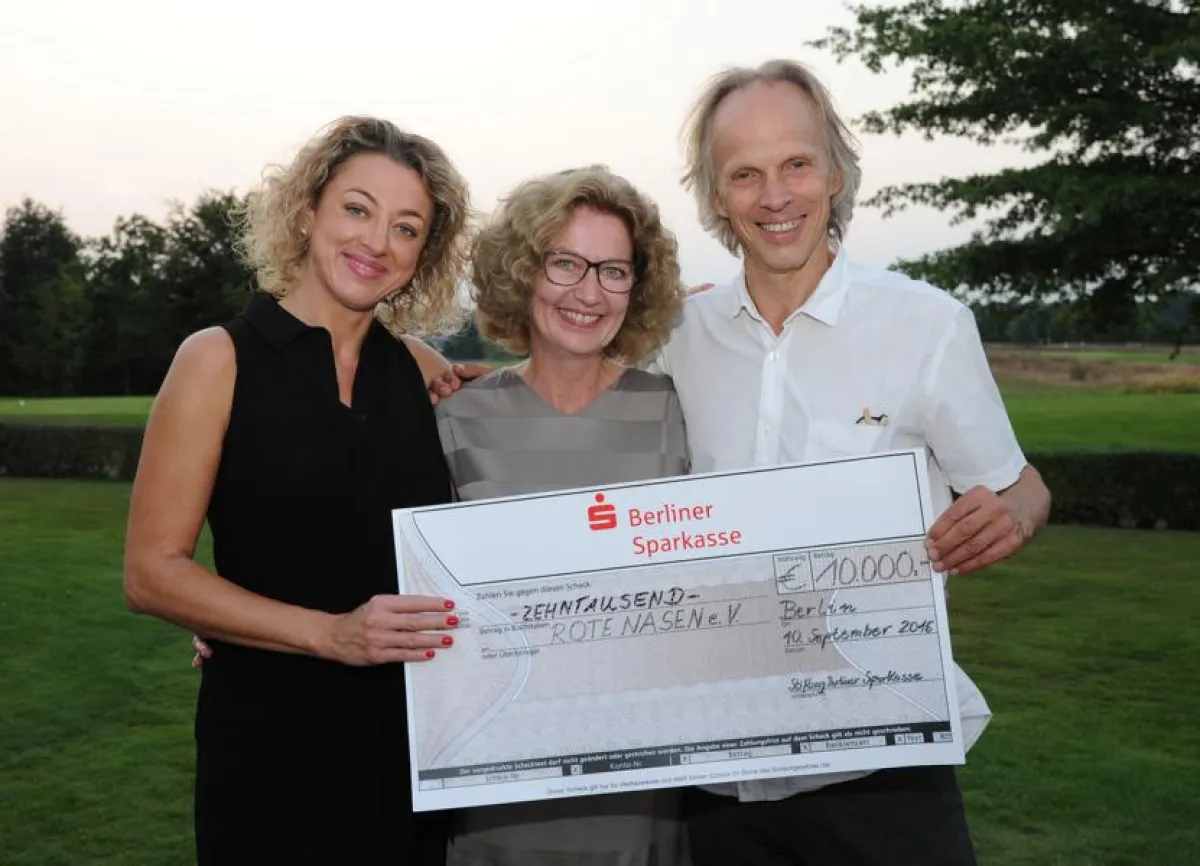 Stiftung Berliner Sparkasse überreicht Spende an ROTE NASEN Deutschland e.V.