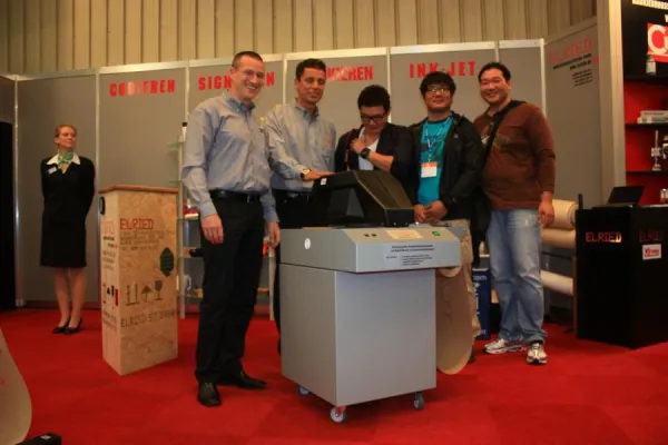 Das elektronische Schablonenstanzsystem ELRIED ST 2000 - nun auch in Südkorea erfolgreich im Einsatz Bild: Das elektronische Schablonenstanzsystem ELRIED ST 2000 - nun auch in Südkorea erfolgreich im Einsatz