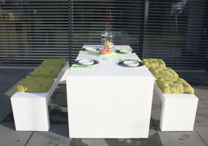 Moderne und robuste Gartenmöbel aus Faserbeton Bild: Moderne und robuste Gartenmöbel aus Faserbeton