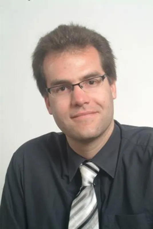 RA Robert Nentwich