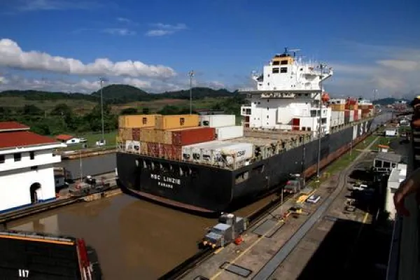 100 Jahre Panamakanal & 100 Reiseerlebnisse rund um Panama City Bild: 100 Jahre Panamakanal & 100 Reiseerlebnisse rund um Panama City