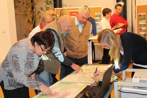 Bild: Harzer Verwaltungsstudierende arbeiteten mit Bürgern an Zukunftsideen für deren Kommune