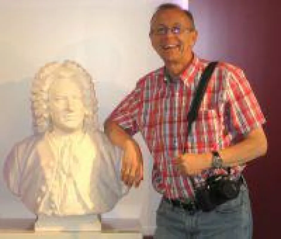 Peter Bach jr. ist Autor von