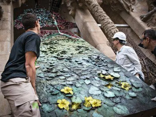 Bild: Sagrada Família: Geburtenfassade erhält neues Tor vom japanischen Starbildhauer Etsuro Sotoo
