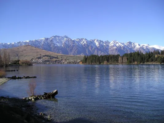 Dem Winter ein Schnippchen schlagen / Hotel-Praktikanten in Neuseeland erleben den dreifachen Sommer Bild: Dem Winter ein Schnippchen schlagen / Hotel-Praktikanten in Neuseeland erleben den dreifachen Sommer