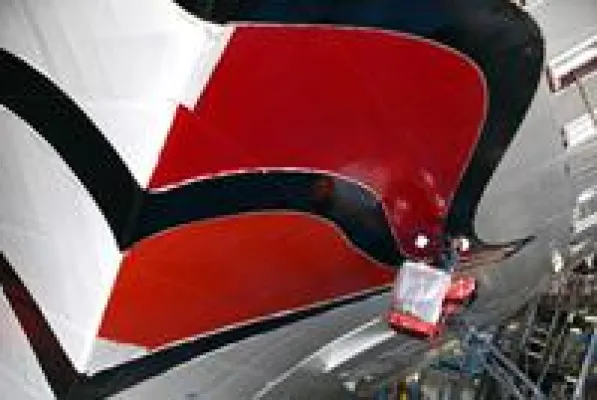 Bild: Lippenstift für Kreuzfahrtschiff AIDAmar