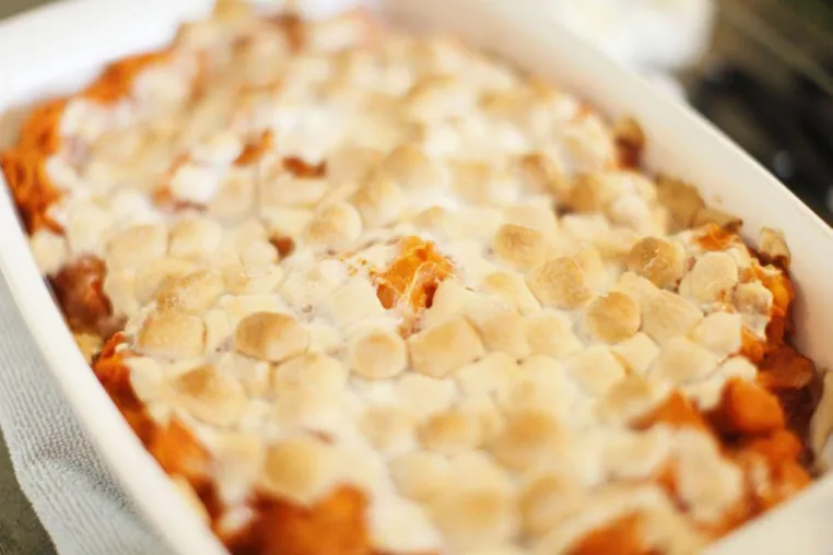 All American Thanksgiving: Süßkartoffelauflauf mit Rocky Mountain Marshmallows Bild: All American Thanksgiving: Süßkartoffelauflauf mit Rocky Mountain Marshmallows