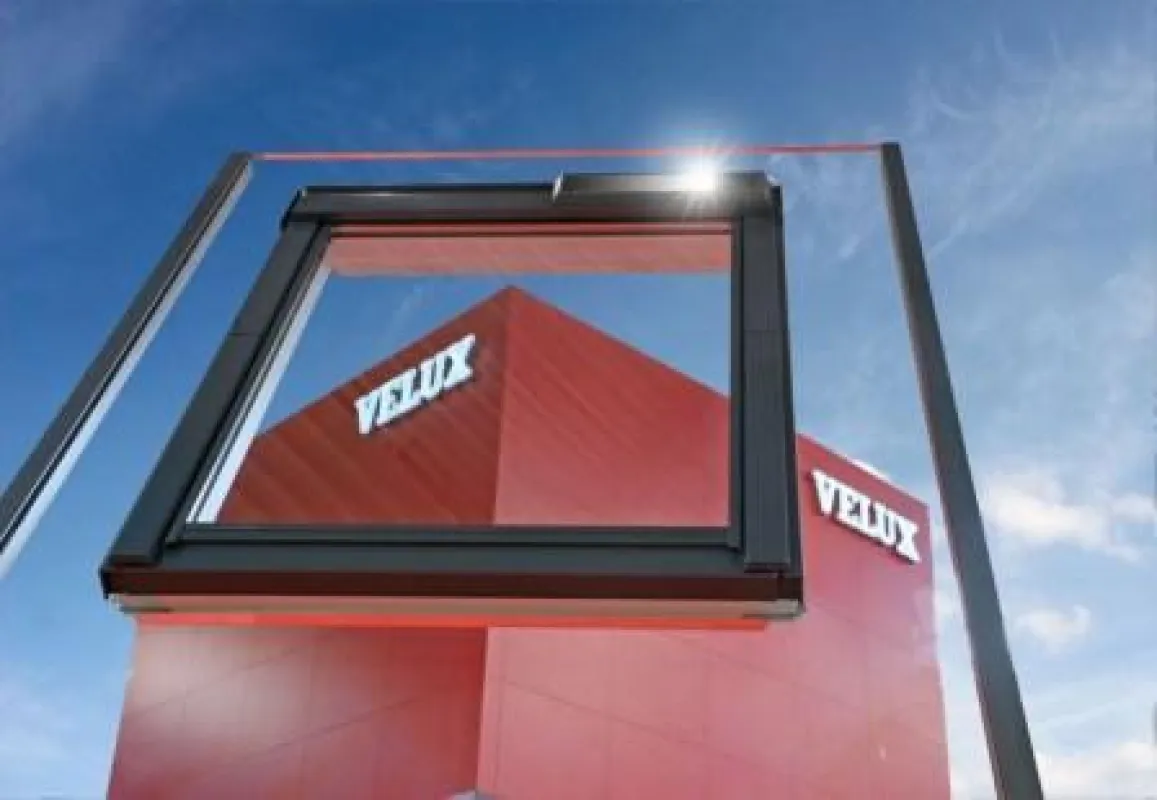 Weltneuheit: VELUX präsentiert das erste komplett solarbetriebene Dachfenster. Foto: VELUX Deutschland GmbH/Stefan Schumacher