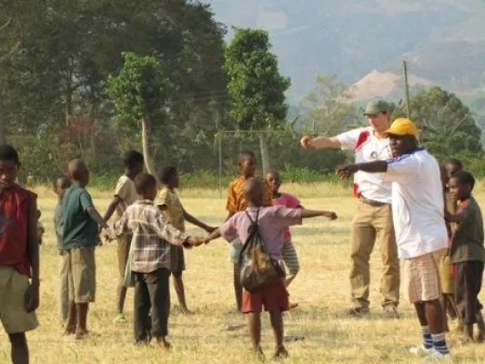 Bild: Jambo Bukoba hat die ersten 60 Sportlehrer in Bukoba (Tansania) ausgebildet