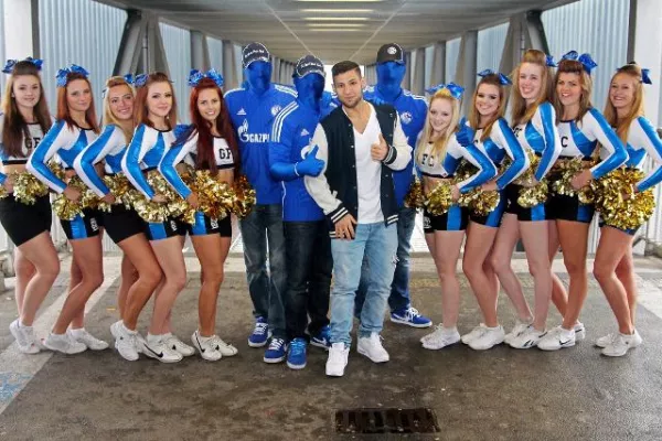 Bild: Rap-Song zugunsten herzkranker Kinder - Mit einem Euro kurz vor Weihnachten Gutes tun