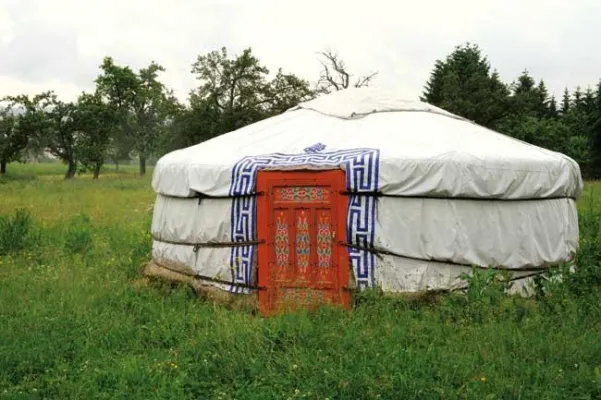 Vom Baumhaushotel bis zur Kuh Babette: Überraschend vielseitige Familienferien auf der Schwäbischen Alb Bild: Vom Baumhaushotel bis zur Kuh Babette: Überraschend vielseitige Familienferien auf der Schwäbischen Alb