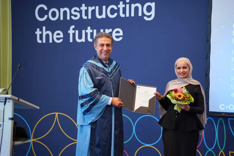 Bild: Die PhD-Studentin Omaymah Ali Yousef Al-Mashaleh erhält den renommierten DAAD-Preis 2026