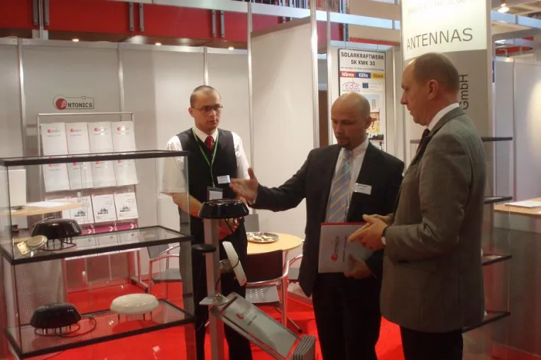 ANTONICS-ICP präsentierte neue Bahnfunkantenne OmniPlanar-TOP 230 auf InnoTrans 2008 Bild: ANTONICS-ICP präsentierte neue Bahnfunkantenne OmniPlanar-TOP 230 auf InnoTrans 2008