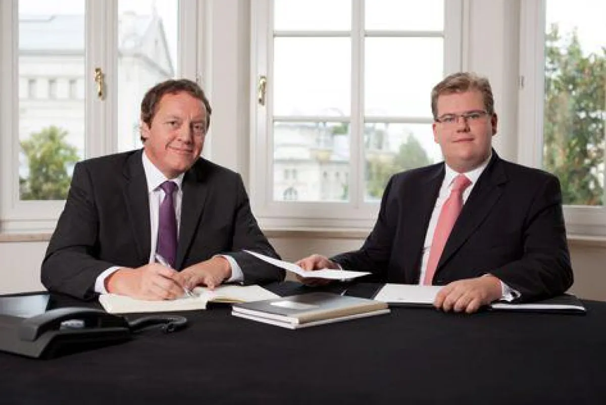 Reinhold Geyer, Geschäftsführer FHM Fondshaus München Vertriebs GmbH (li) und Christoph Furthner, Ge